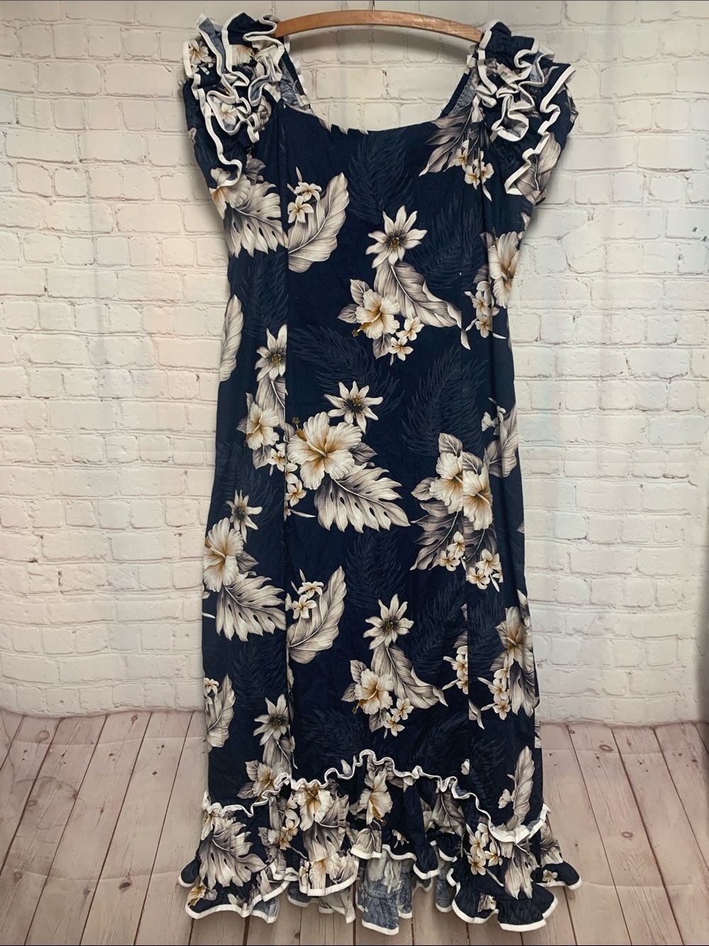 NWOT Pacific Legend Navy Ruffle Hawaiian Floral Aloha Maxi Dress Size 2XL USA​